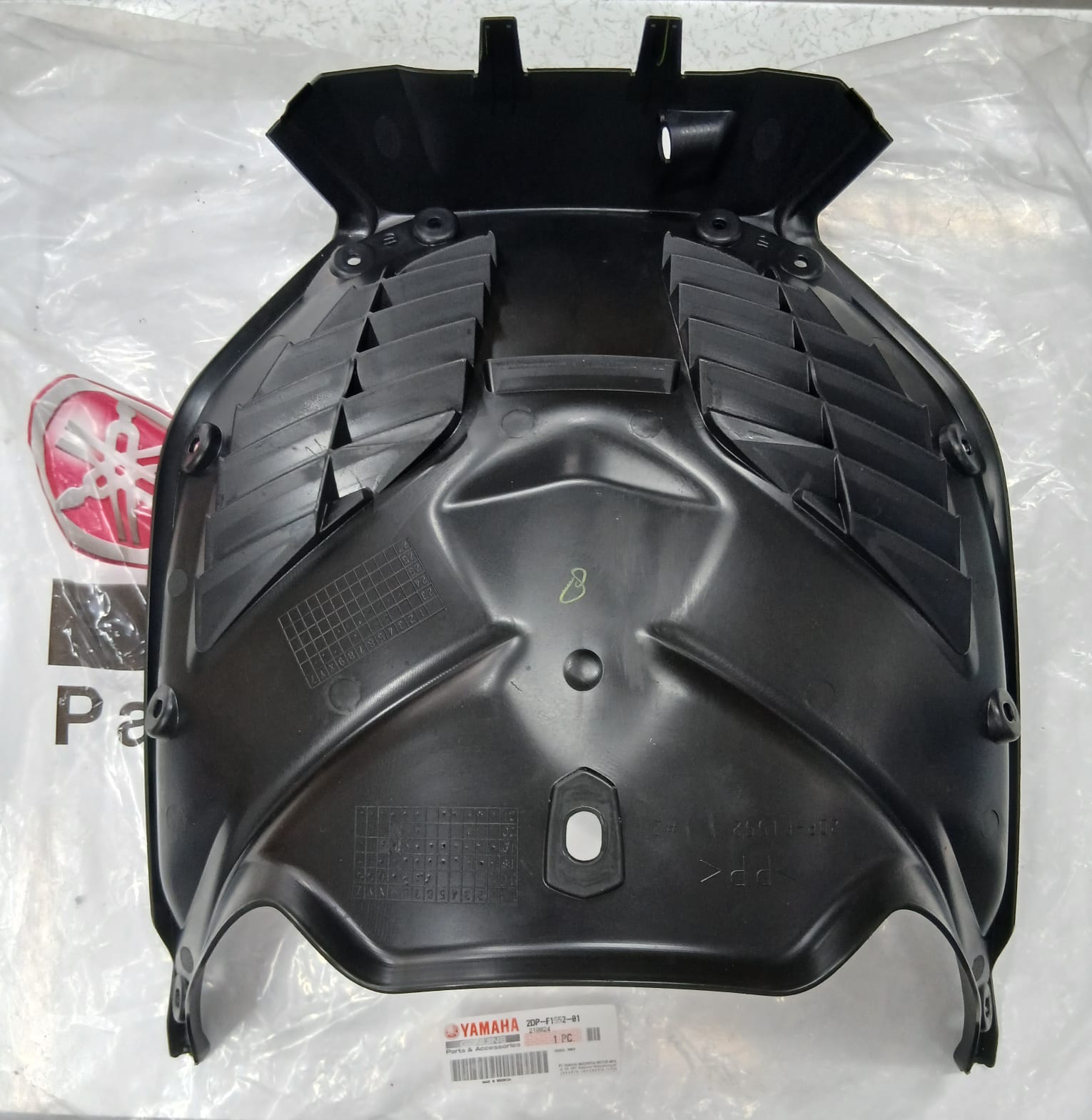 ÖN İÇ ÇAMURLUK / YAMAHA / N-MAX / 155cc / 2015-2016-2017-2018-2019-2020-2021-2022-2023-2024-2025
